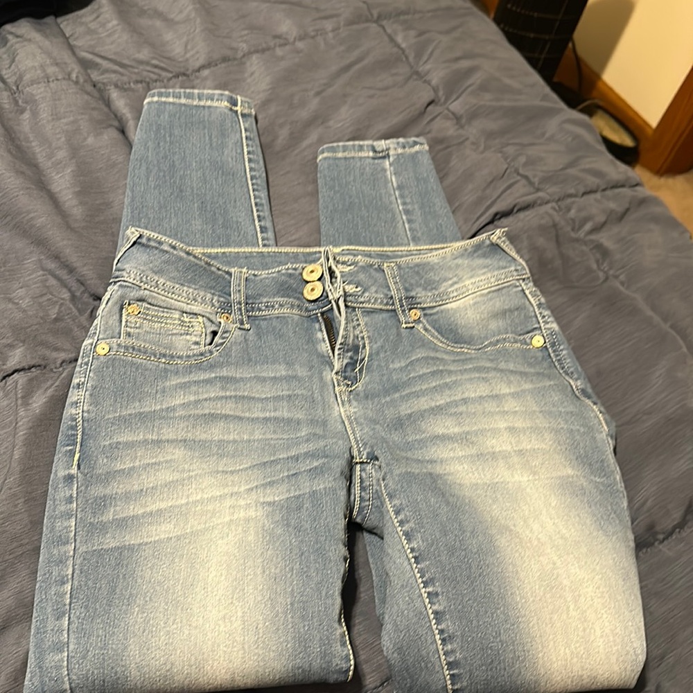 Wallflower size 7 skinny